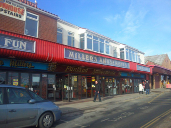 Amusement Arcades on Pier Road  Photo