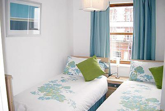 Twin Room, with contemporary furnishings.