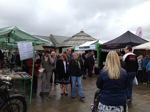 Photo of the crowds at the Railway in Wartime Weekend