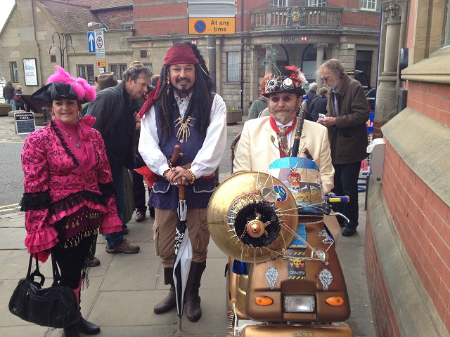 Photo of three Goths near to the harbour