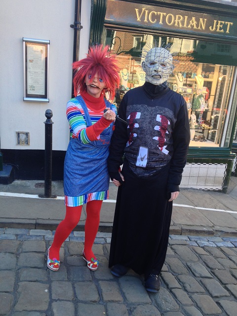 Photo of an unusual duo at the bottom of the Abbey steps